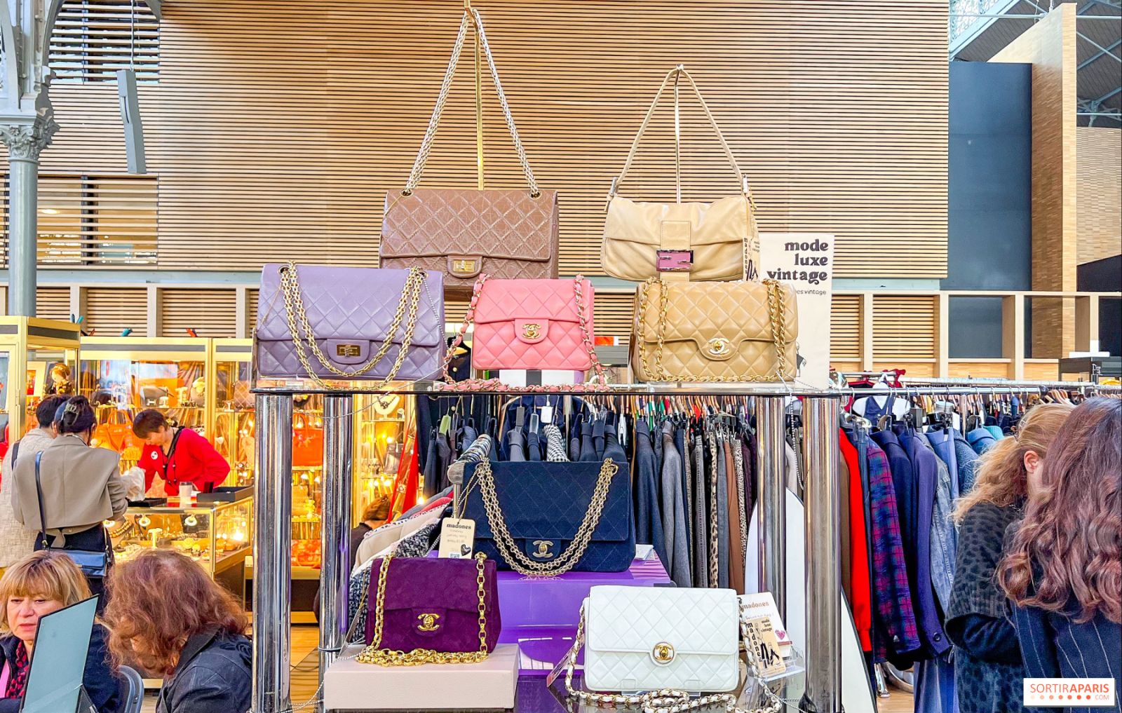 New Mall vs Lebaran Parcel Tradition: Who Will Win in Cilacap?